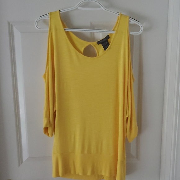 Su&Lola Yellow Cold Shoulder Top Blouse Size M - Picture 3 of 10